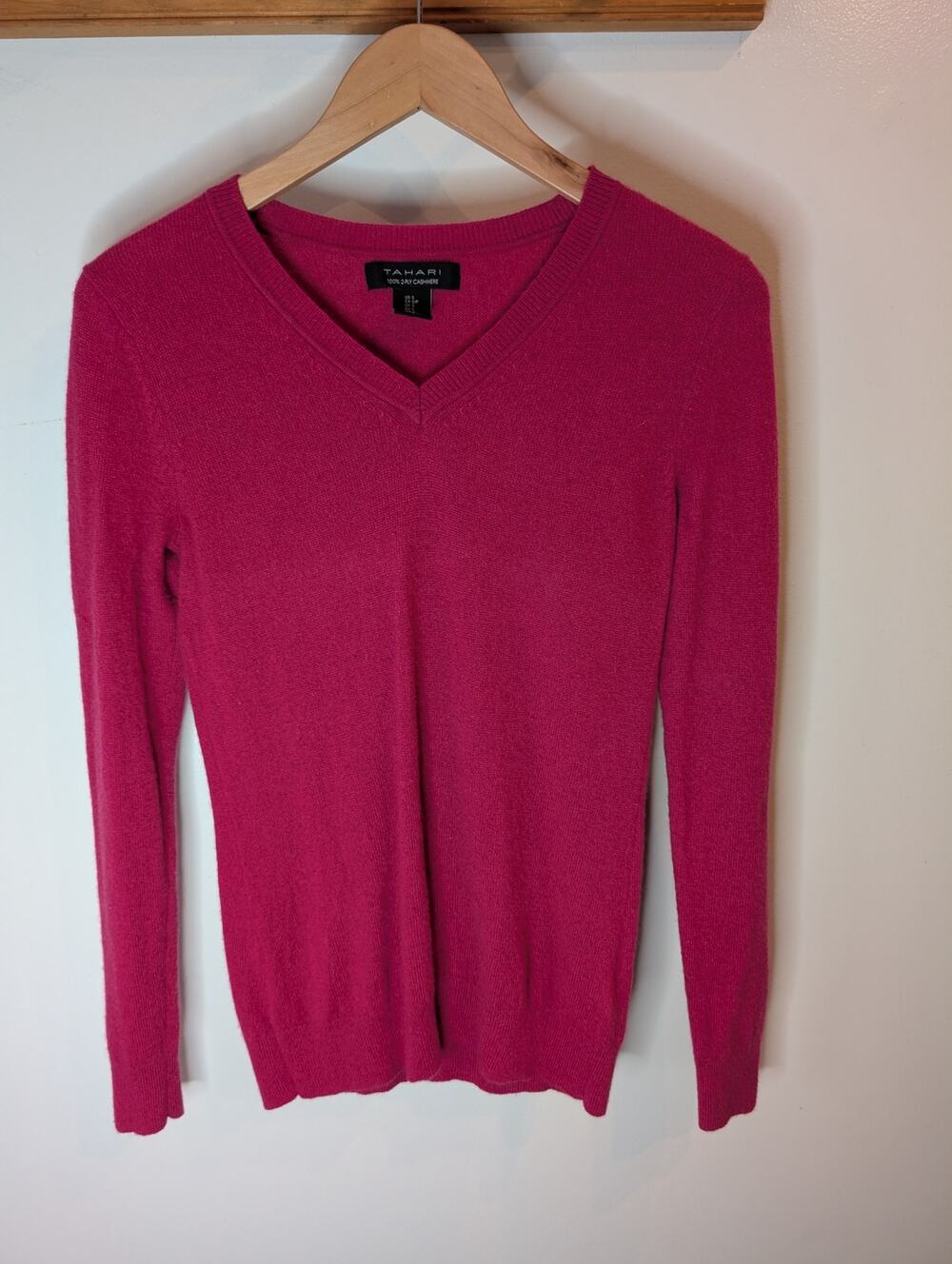 Tahari Womens 100% 2-Ply Cashmere V Neck Sweater Cranberry Pink Long Sleeve S